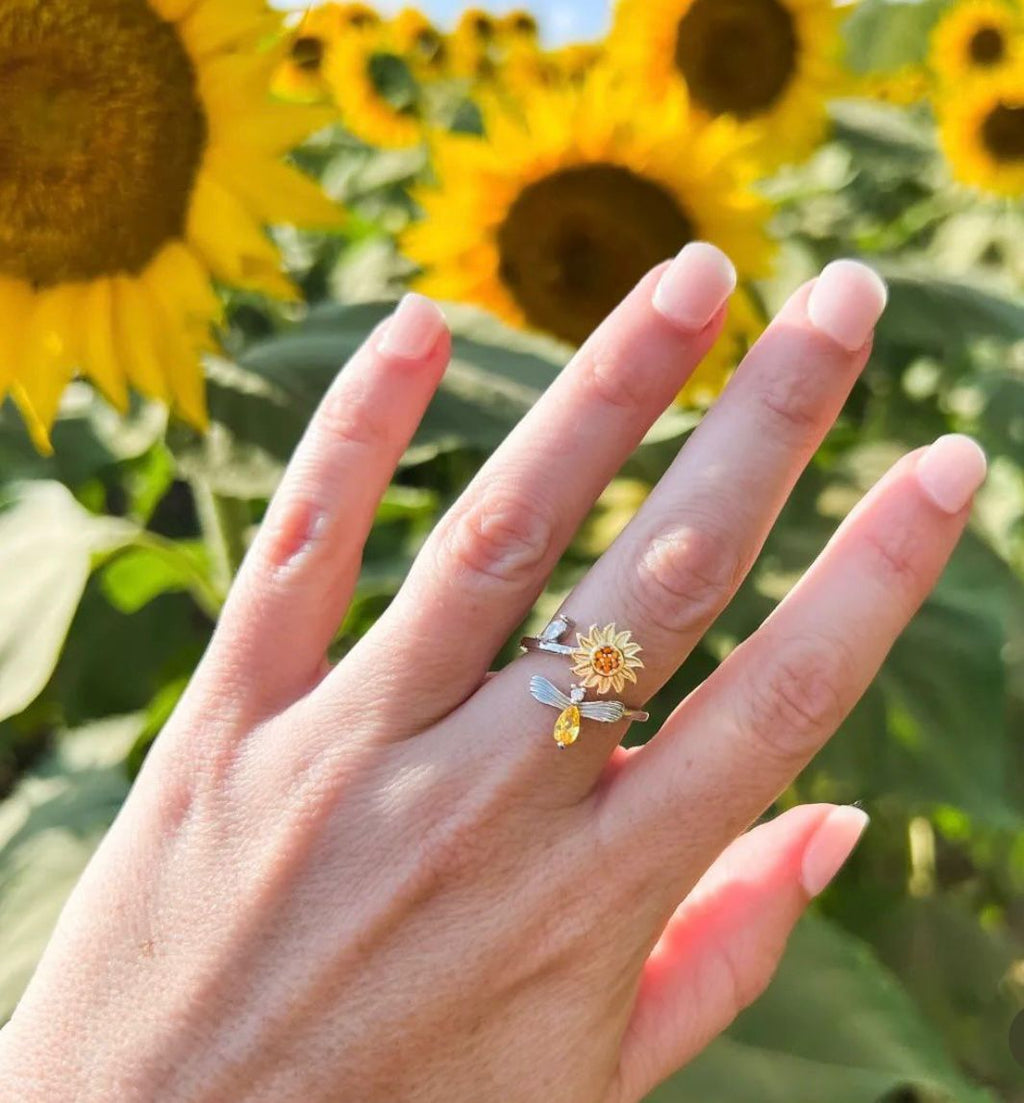 Anillo Girasol Antiestrés 🌻 Ajustable – Gira y relaja tu mente  | Joyas con Amor