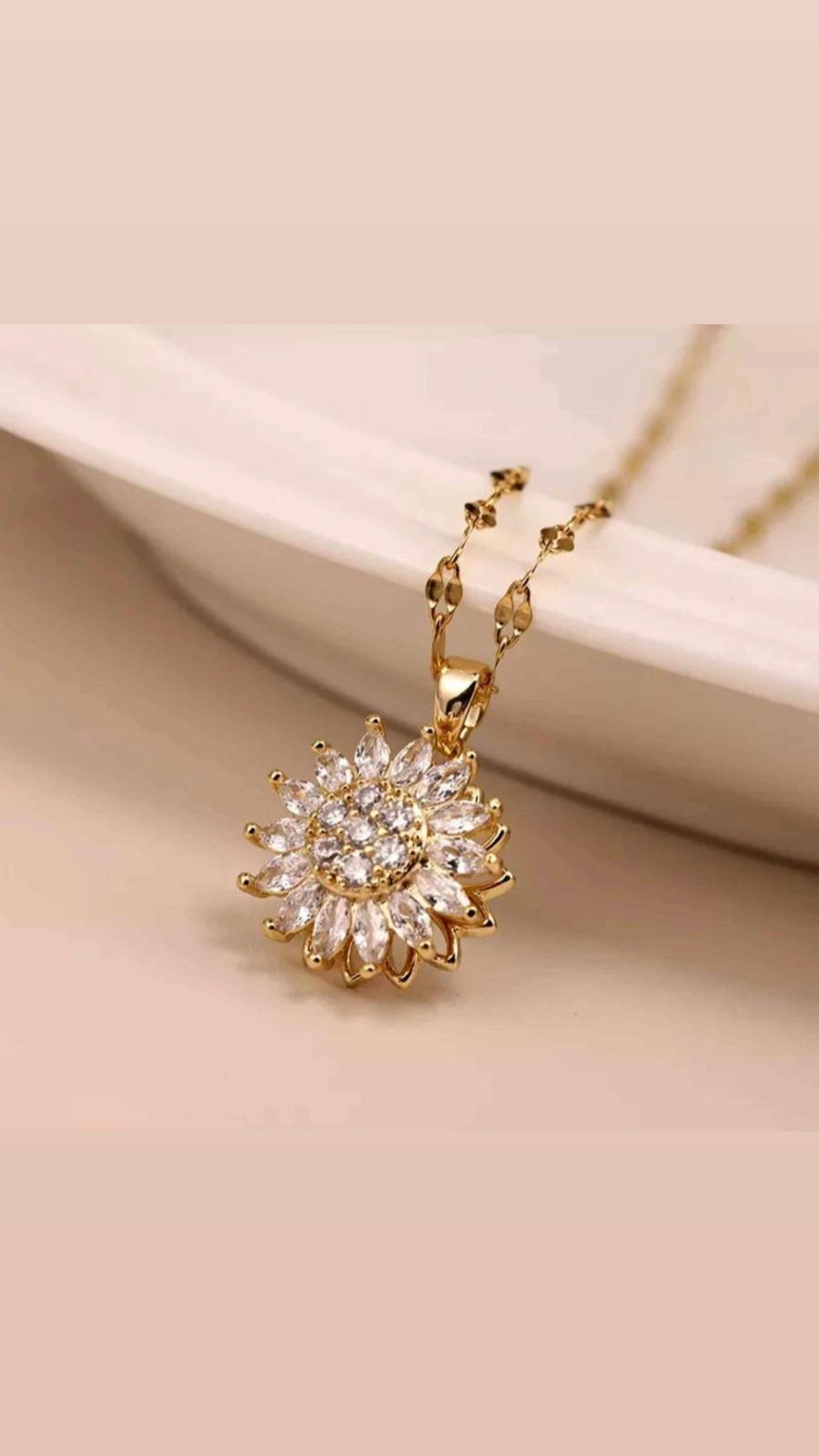 Collar Girasol Giratorio 🌻 Enchapado en Oro ✨ | Elegancia y Relajación