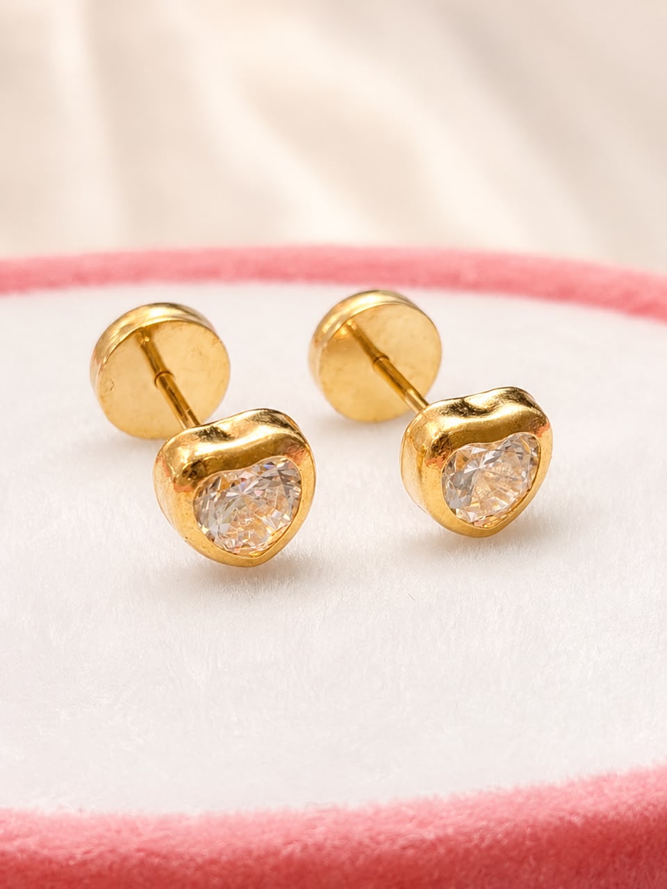 Aritos abridores de oro 18K (corazón blanco)