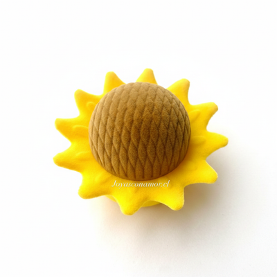 Caja de Anillo Girasol fondo blanco